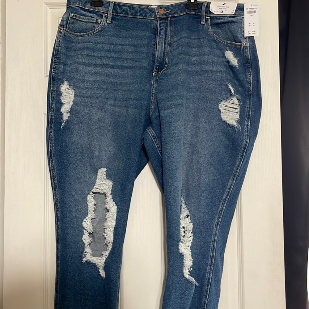BNWT Hollister Curvy high rise mom jeans